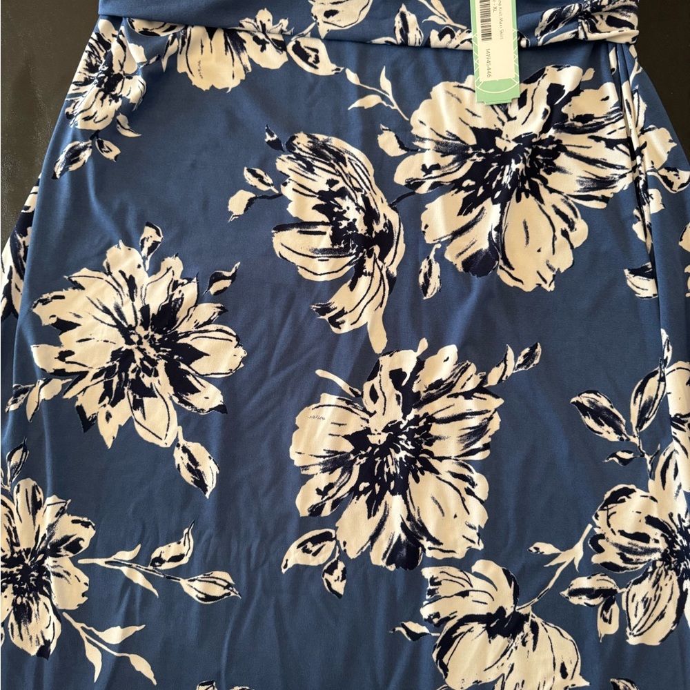 Gilli Navy and White Floral Maxi Skirt